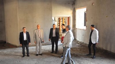 رئيس جامعة كفر الشيخ يتفقد إنشاء مبنى المدرجات المركزية لكلية الطب البيطري