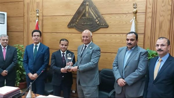 جامعة بنها تكرم شركاء