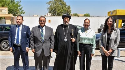 نيافة الأسقف الأنبا أرميا يشهد مناقشة رسالة ماجستير بصيدلة عين شمس 