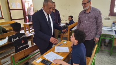 وكيل تعليم الدقهلية يتابع أداء ١٢٨ ألف و٣٥٩ طالب وطالبة فى ٨٤٢ لجنة امتحانية بالصف الأول الاعدادى