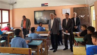 مدير “تعليم القاهرة” يتابع لليوم الثاني على التوالي امتحانات النقل للترم الثانى.. ويصدر توجيهات هامة للجان