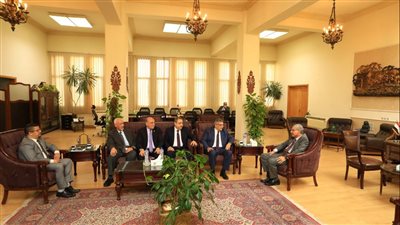 رئيس جامعة الزقازيق يستقبل فريق الإعتماد من الهيئة القومية لضمان الجودة