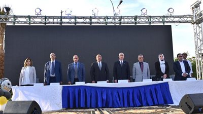 جامعة أسيوط تشهد حفل تخريج الدفعة 25 لتجارة انجليزي