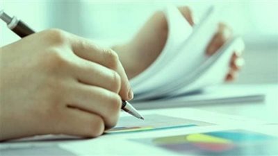 طلاب الثانوية العامة يؤدون غدا امتحانات في مادتي الجغرافيا والكيمياء 