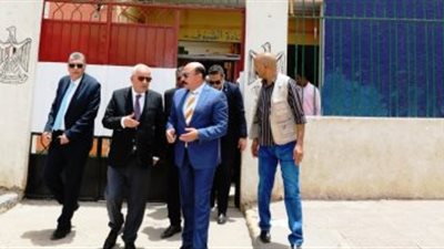 وزير التربية والتعليم يضع حجر الأساس لمجمع مدارس الحصايا بأسوان