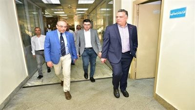 الوفد الطبي الإنجليزي من مستشفيات رويال برمبتون وهارفرد يختتم زيارته بمستشفى أمراض وجراحات القلب بجامعة عين شمس