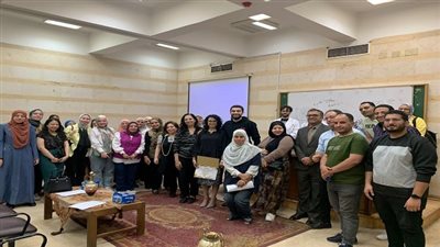 ندوة بكلية الصيدلة جامعة عين شمس بعنوان 