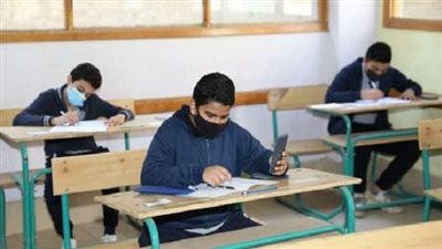 اليوم.. طلاب إعدادية الجيزة يؤدون امتحان مادتى الجبر والكمبيوتر