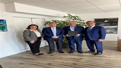 رئيس جامعة عين شمس يبحث آليات إنشاء برنامج الطب باللغة الفرنسية