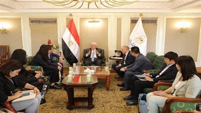 وزير التعليم العالي يلتقي وفد كليتي تيانجين الفنية للنقل وتيانجين الفنية المهنية للصناعة الخفيفة وشركة أفيك الصينية