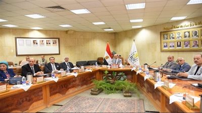 مجلس جامعة أسيوط يستعرض لوائح عدد من البرامج بنظام الساعات المعتمدة