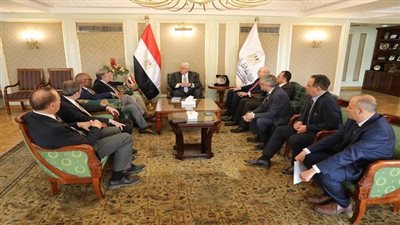 اجتماع وزير التعليم العالي وفد جامعة أريزونا الأمريكية لتعزيز الشراكة بين الجامعات المصرية والأمريكية