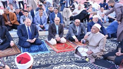 رئيس جامعة أسيوط والمحافظ وقيادات المحافظة يؤدون صلاة عيد الفطر مع جموع المصليين