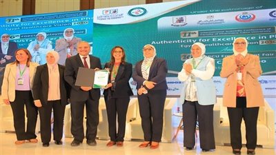 طلاب الجامعة المصرية الصينية يحصدون المركز الأول في مسابقة التنمية المستدامة بصيدلة القاهرة