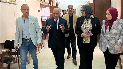 نائب رئيس جامعة الزقازيق لشئون التعليم والطلاب يواصل جولاته بتفقد سير أعمال الامتحانات بكلية التربية الرياضية للبنات