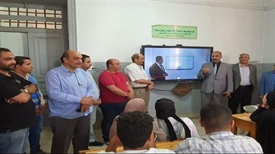 وكيل التعليم بالمنوفية في زيارة تفقدية لمجموعات الدعم المجانية في المراجعات النهائية لطلاب الثانوية العامة