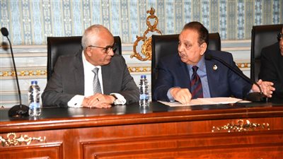 وزير التربية والتعليم يستعرض أمام لجنة التعليم بمجلس الشيوخ سياسة الوزارة فى مدارس المتفوقين للعلوم والتكنولوجيا 