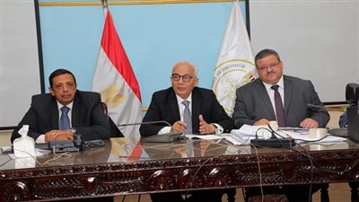وزير التربية والتعليم يتابع سير امتحانات الدبلومات الفنية من غرفة العمليات المركزية بالوزارة