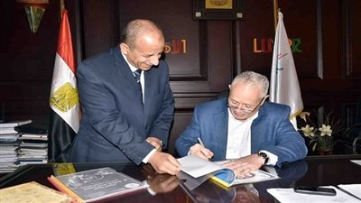 محافظ الأقصر يعتمد نتيجة الإعدادية بنسبة نجاح 77.4%.. تعرف على أوائل المحافظة