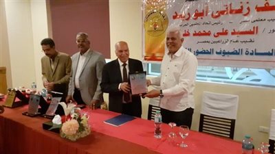 نقيب المعلمين يشهد حفل تكريم 26 قيادة تعليمية بالبحر الأحمر