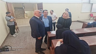 نائب رئيس جامعة الزقازيق يتفقد سير أعمال الامتحانات بكلية تربية للطفولة المبكرة