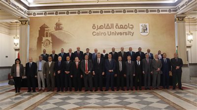 وزير التعليم العالي يستعرض تقريرًا حول اجتماع المجلس الأعلى لشئون التعليم والطلاب