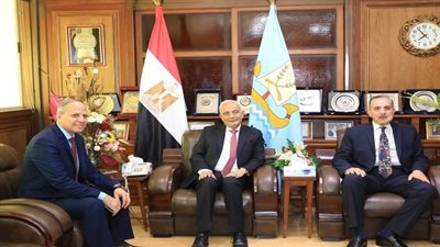 وزير التربية والتعليم يتابع سير امتحانات الثانوية العامة من غرفة العمليات بكفر الشيخ