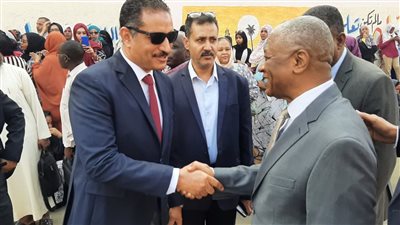 سفير السودان ومدير تعليم الجيزة يتفقدان امتحانات شهادة الاساس السودانية 