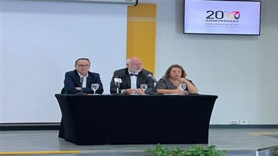 الجامعة الألمانية بالقاهرة تُكرم رئيس مكتب الهجرة والأجانب ببرلين