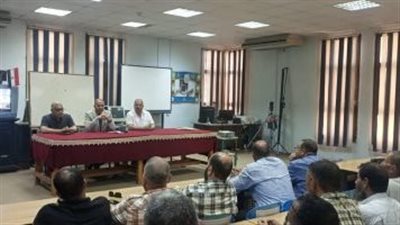 وكيل تعليم كفر الشيخ يجتمع مع أعضاء مركز أسئلة الثانوية العامة لمتابعة تطبيق التعليمات