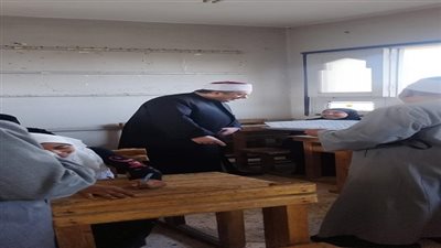 رئيس قطاع المعاهد الأزهرية يتفقد امتحانات الشهادة الثانوية الأزهرية للقسم الأدبي بقنا