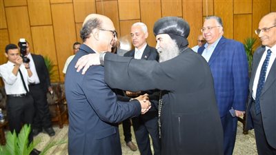 رئيس جامعة أسيوط يستقبل وفدًا من الكنائس وممثلي طوائف الدين المسيحي للتهنئة بعيد الأضحى المبارك