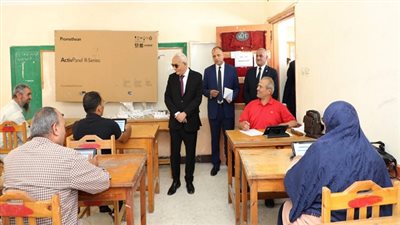 جولة تفقدية لوزير التربية والتعليم لمقر التصحيح الإلكتروني بمدرسة المنصورة العسكرية للبنين بالدقهلية