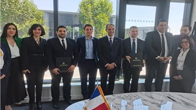 مشاركة وزير الاتصالات في مؤتمر 