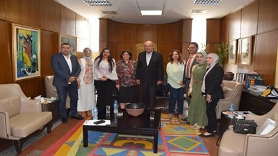 طلاب إعلام حلوان يطلقون حملات توعية عن التنمية المستدامة والهيدروجين الأخضر