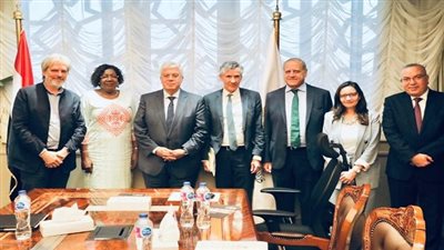 وزير التعليم العالي يبحث مع وفد الفرنكوفونية مستجدات تنفيذ مشروع مركز أبحاث طبي بجامعة الجلالة