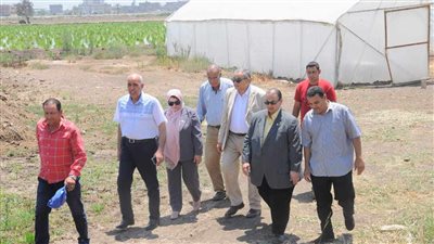 رئيس جامعة كفر الشيخ يتفقد المشاريع البحثية بكلية الزراعة