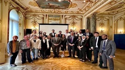 وزير التعليم العالي يلتقي طلاب الجامعة البريطانية في مصر بالمملكة المتحدة