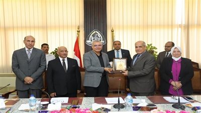 مجلس جامعة الزقازيق يهنىء القيادة السياسية والشعب المصرى بالعام الهجرى الجديد وذكرى ثورة ٢٣ يوليو