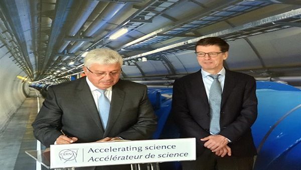 الدكتور ايمن عاشور