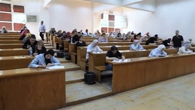 انتهاء ماراثون امتحانات التعليم المدمج بجامعة القاهرة في هدوء ودون أية تسريبات.. وفتح باب القبول للطلاب الجدد سبتمبر المقبل