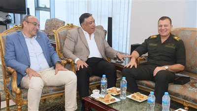 غادة فاروق القائم بأعمال رئيس جامعة عين تتابع مستجدات أعمال مدينة عين شمس الطبية 