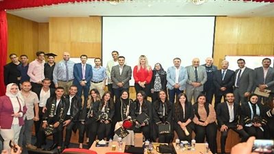 الجامعة العربية المفتوحة بمصر تناقش مشروعات تخرج مميزة لطلاب 