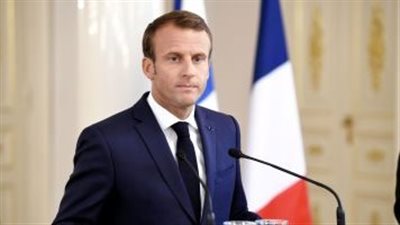 الرئيس الفرنسي يقرر منع الطلبة مرتدى العباءات من دخول المدارس الفرنسية