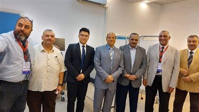 نائب رئيس جامعة بنها يواصل متابعته الكشف الطبي للطلاب الجدد 