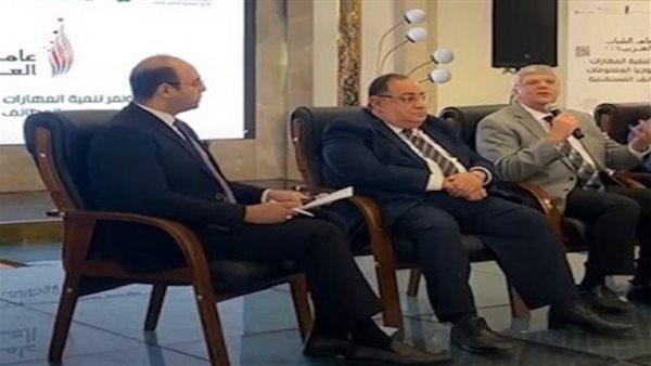  الدكتور عمرو عدلى