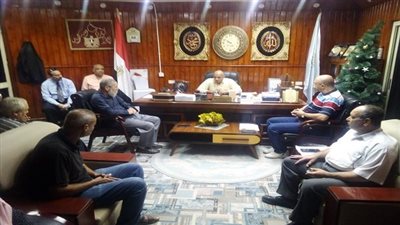 وكيل تعليم مطروح يجتمع مع موجهي عموم المواد الدراسية لبحث الاستعدادات النهائية لانطلاق الدراسة