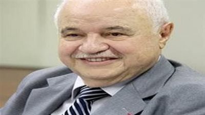 أبوغزاله يقدم أجهزة إلكترونية متنوعة لوزارة الاقتصاد اللبناني