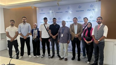 الحائز على جائزة نوبل للسلام يلتقي طلاب الجامعة البريطانية في مصر ببنجلاديش