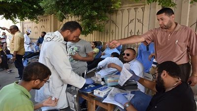 حملة للتبرع بالدم تضامنا مع الاخوة الفلسطينيين بجامعة عين شمس